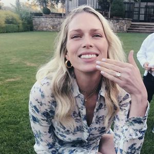 Riesiger Klunker: "The O.C."-Star Erin Foster ist verlobt!