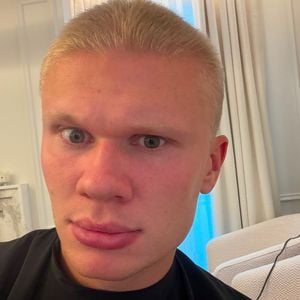 Lange Mähne ade: Erling Haaland zeigt sich mit kurzen Haaren