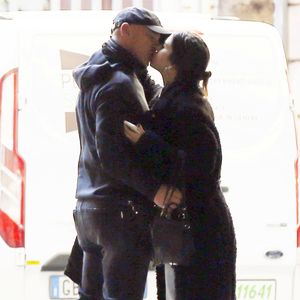 Kussfotos aufgetaucht: Eros Ramazzotti innig mit Unbekannten