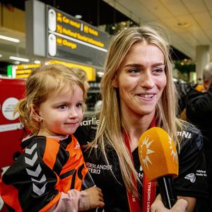Süß! Hier feiert Estavana mit Tochter Jesslynn den WM-Titel