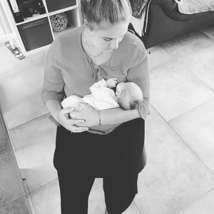 Mit Tante Estefania: Seltenes Kuschelfoto mit Sylvanas Baby!