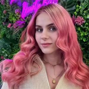 Top oder Flop? Estefania Wollny hat jetzt rosafarbene Haare!