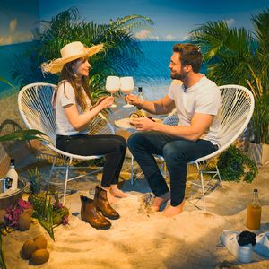 Unangenehm? Bachelor Niko und Esther grüßen zukünftige Kids