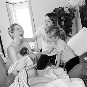 Total intim: Eva Amurri teilt Aufnahmen von ihrer Hausgeburt