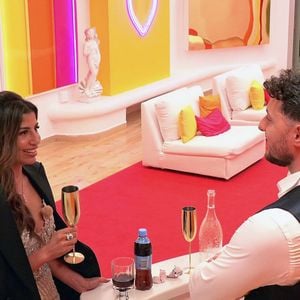 Bei "Love Island VIP"-Eva und Jannik knistert es im Bett