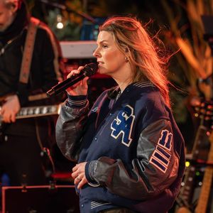 Pop-Band Juli unterbricht Auftritt wegen vieler Smartphones