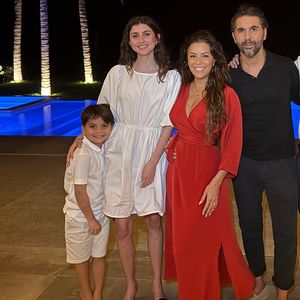 Eva Longoria teilt seltenes Familienfoto mit Stieftochter