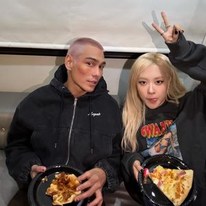 Dating-Gerüchte: Rosé verbrachte Neujahr mit Model Evan Mock