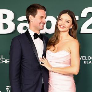 Miranda Kerr benennt Sohn zu Ehren ihres Großvaters Peter