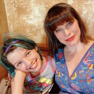 Milla Jovovichs Tochter (12): Offene Worte eines Promikinds