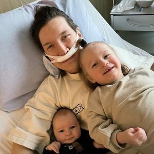 Nasen-OP: Evgeny Vinokurov bekommt im Krankenhaus Besuch
