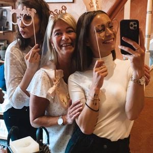 Jennifer Lange feiert Junggesellinnenabschied ihrer Mutter