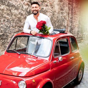 Spieß umgedreht: Bachelorette-Fabiano als Herr der Rosen