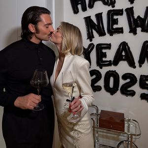Na endlich: Fabio Knez und seine Darya haben sich verlobt