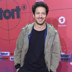 Baby-News bestätigt: "Tatort"-Star Fahri Yardim wird Papa!