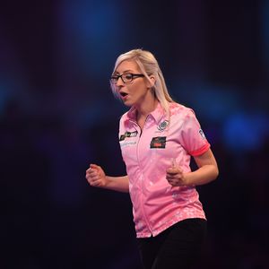 Sensation! Frau gewinnt bei Männer-Darts-WM zweites Spiel