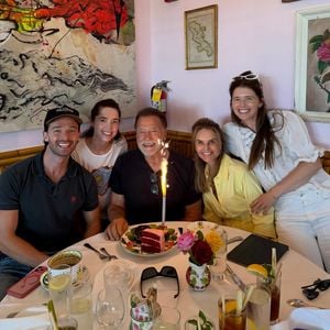 Katherine Schwarzenegger zeigt neues Familienfoto mit Eltern