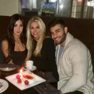 Süß: Sams Schwester gratuliert ihm und Britney zur Verlobung