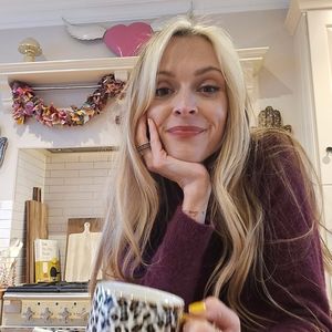 "Wirklich glücklich": Fearne Cotton strahlt nach Trennung