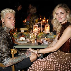 Rosenmeer: Fedez überrascht Chiara Ferragni zum Geburtstag