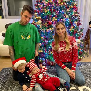 Hat diese Promi-Familie den krassesten Weihnachtsbaum?