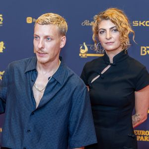 User haten Felix Lobrechts Goldene-Henne-Laudatio von Filiz