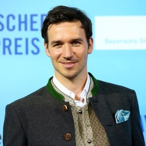 Unter Pulli versteckt: Hier wächst Felix Neureuthers Baby!