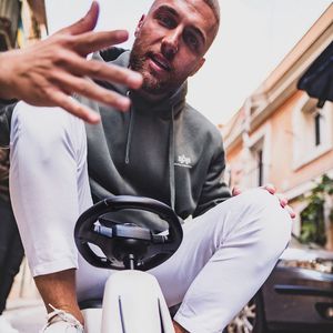 Mit BiP-Anekdoten: Filip Pavlovics erste Single ist raus!