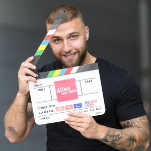 Jetzt auch Schauspieler: Filip Pavlovic hat es nicht leicht