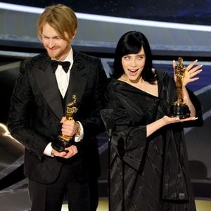 Erster Oscar für Billie Eilish für den besten Filmsong!