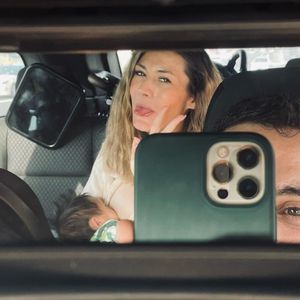 Aus dem Auto: Fiona Erdmann teilt ein humorvolles Stillbild