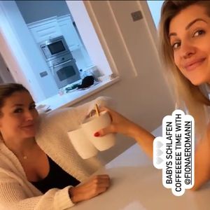 Bald BFFs? Fiona Erdmann besucht Sarah Harrison in Dubai