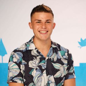 Bei "First Dates Hotel": Nicos Date von Schwester bewacht?