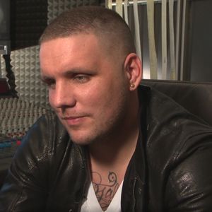 "Bestimmt 15 Beamte": Hausdurchsuchung bei Rapper Fler!