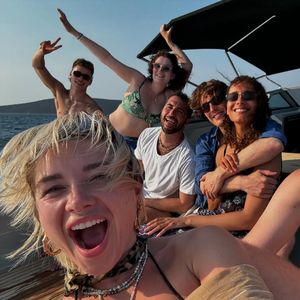 Auszeit mit Freunden: Florence Pugh teilt spaßige Aufnahmen