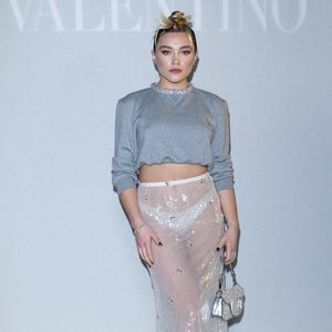 Gewagter Look: Florence Pugh entzückt bei Paris Fahion Week