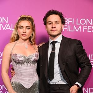 Florence Pugh und Finn feiern ihr Red-Carpet-Debüt als Paar