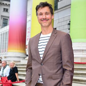 Zweifach-Papa: So wuppt Florian David Fitz Karriere und Kids