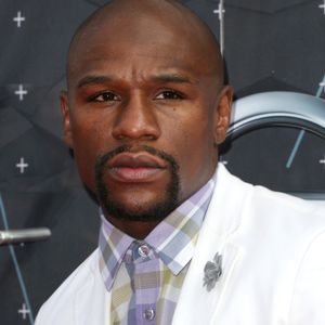 Floyd Mayweather: WM-Titel entzogen, weil er nicht zahlte!