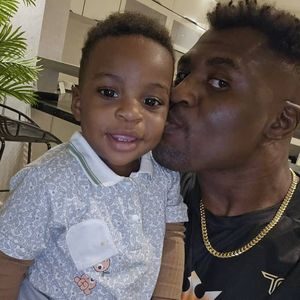 Francis Ngannou ehrt verstorbenen Sohn mit rührendem Tattoo