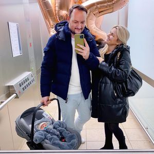 "Daheim": Neu-Mama Jennifer Knäble darf Klinik verlassen