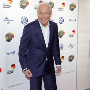 Trauerflor: FC Bayern zollt Franz Beckenbauer (†) Tribut