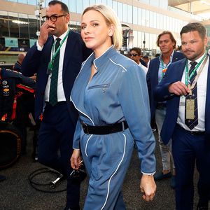 Fürstin Charlène im lässigen Overall bei Formel-1-Rennen