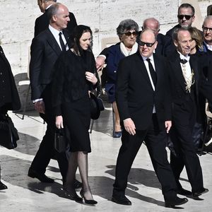 Royals aus ganz Europa zollen Papst Franziskus letzte Ehre