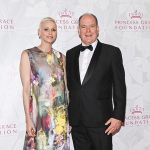 Fürstin Charlène und Albert lächeln Ehekrisen-Gerüchte weg