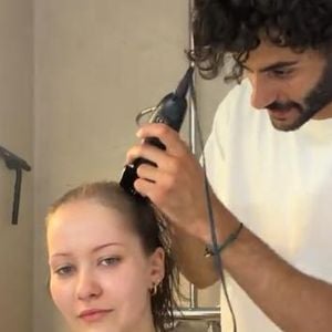 Fußballer Eren Dinkci steht seiner krebskranken Freundin bei