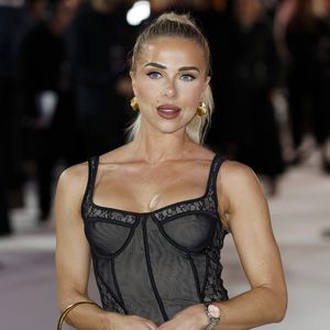 Gabby Allen zeigt stolz ihre neue Oberweite nach OP