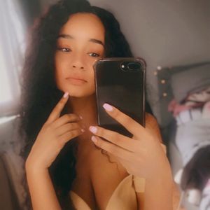 Sexy BH-Pics: Queensberry-Gabby lässt sehr tief blicken!