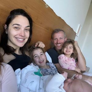 Gal Gadot teilt erstes Foto ihrer neugeborenen Tochter Ori