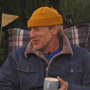 Gedeon will Nadja Nudeln aus Müll geben: PBB-Fans feiern ihn